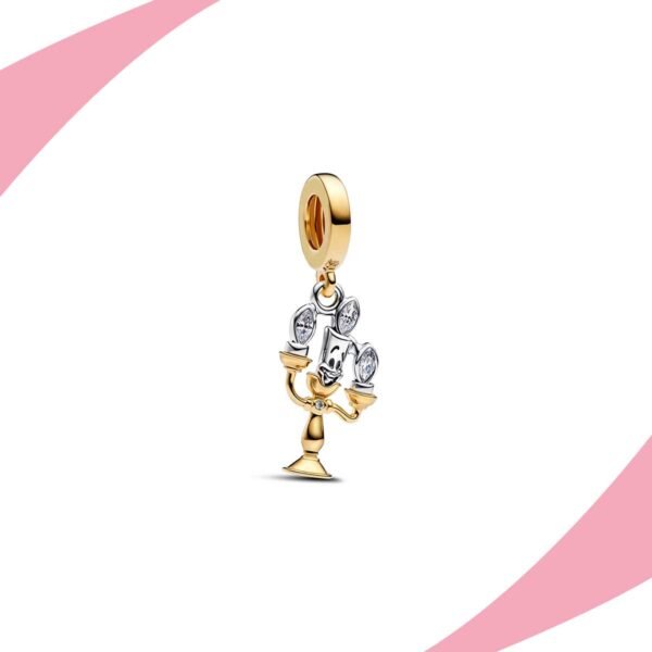 Charm colgante de candelabro en tono dorado con circonias en las velas. Super Charms México.